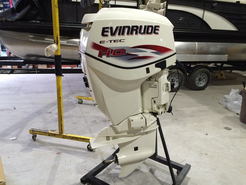 Evinrude E115HSL 2011 Used Outboard for Sale in Ottawa, Ontario